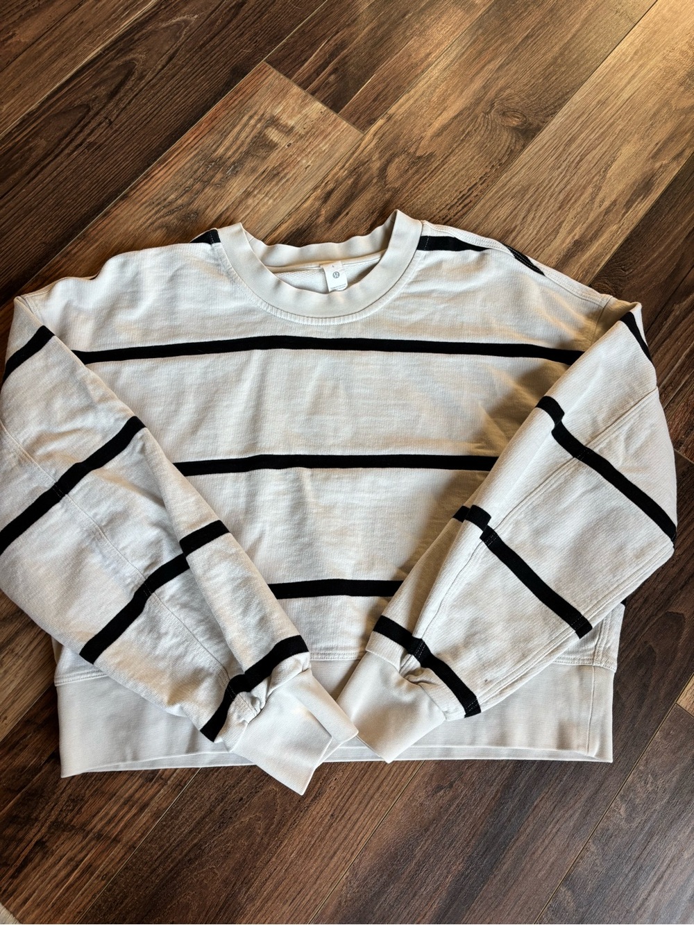 Lululemon Perfectly Oversized Cropped Crew Stripe Grey Black 4